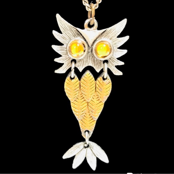 Vintage Moving Gold & Silver Tone Metal Owl Necklace - Picture 1 of 10